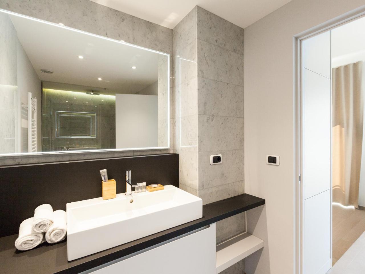 Easyhomes-Duomo Suites & Apartments Μιλάνο Εξωτερικό φωτογραφία